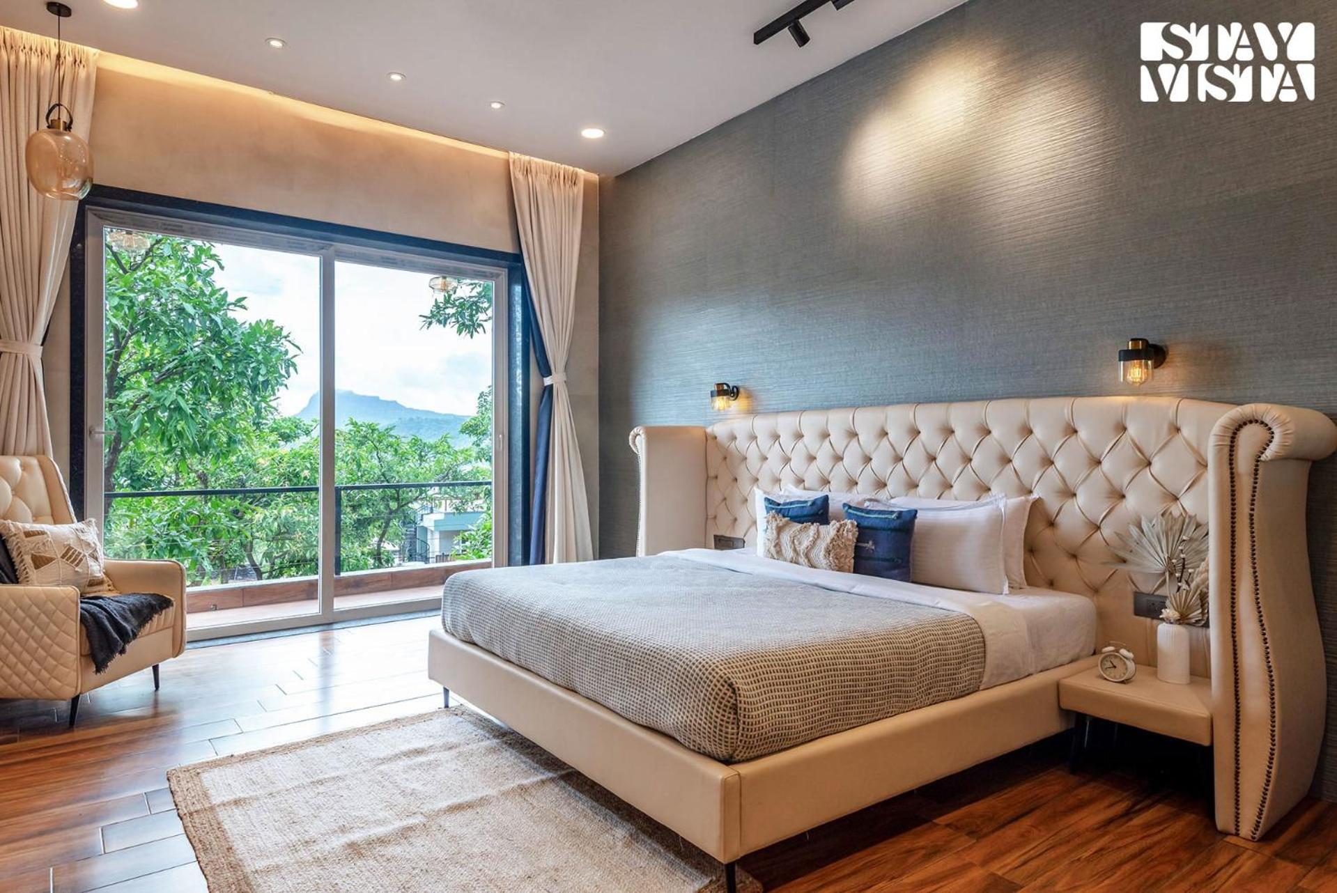 Stayvista At La Nirvana With Pool, Music Speaker & Indoor-Outdoor Game Лонавала Экстерьер фото