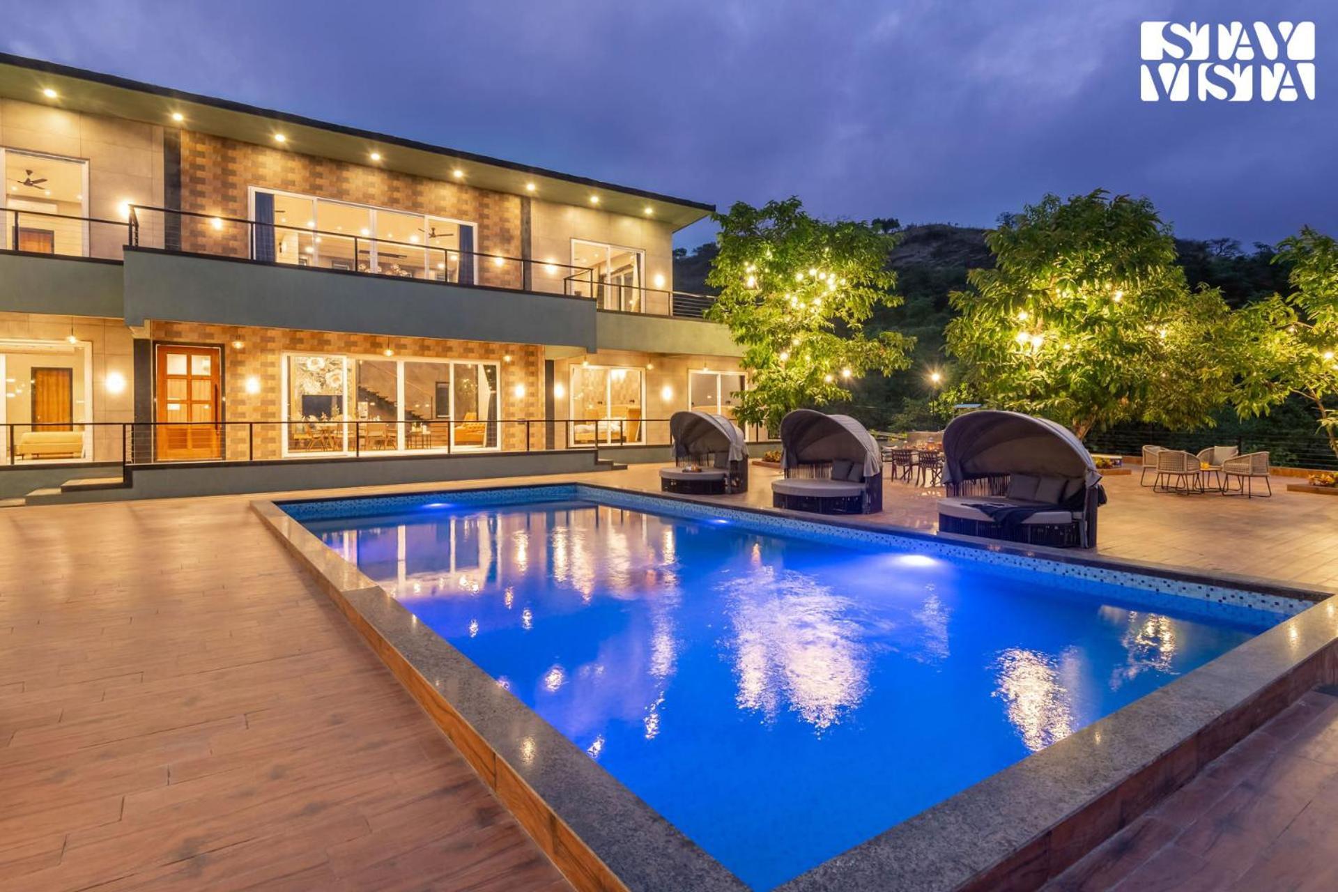 Stayvista At La Nirvana With Pool, Music Speaker & Indoor-Outdoor Game Лонавала Экстерьер фото