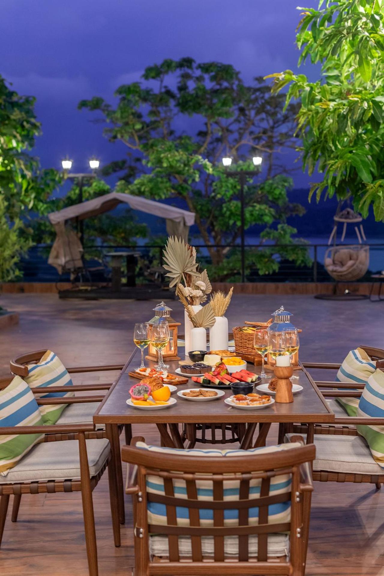 Stayvista At La Nirvana With Pool, Music Speaker & Indoor-Outdoor Game Лонавала Экстерьер фото