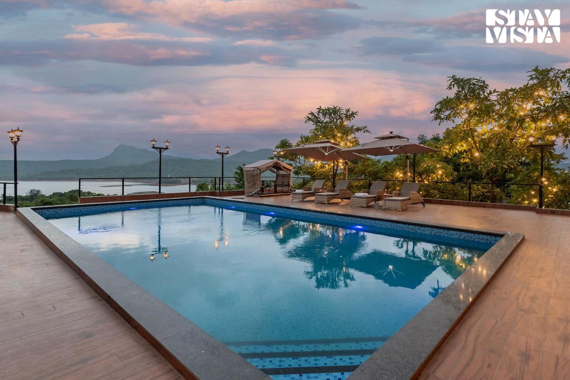 Stayvista At La Nirvana With Pool, Music Speaker & Indoor-Outdoor Game Лонавала Экстерьер фото