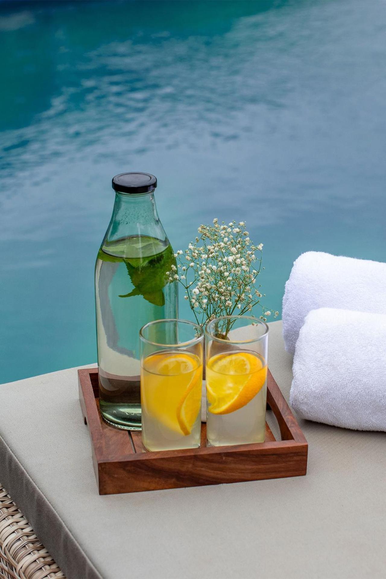 Stayvista At La Nirvana With Pool, Music Speaker & Indoor-Outdoor Game Лонавала Экстерьер фото