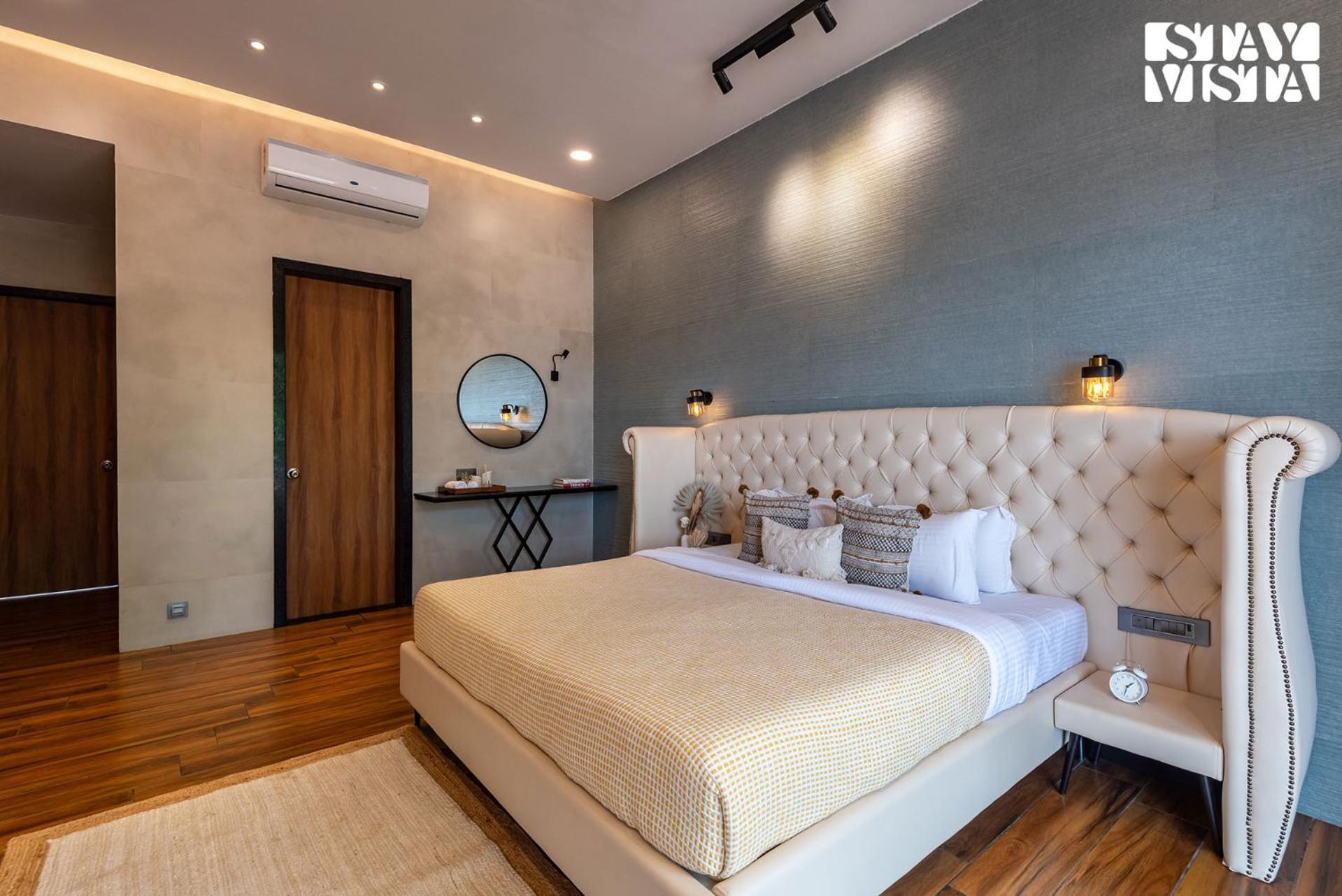 Stayvista At La Nirvana With Pool, Music Speaker & Indoor-Outdoor Game Лонавала Экстерьер фото